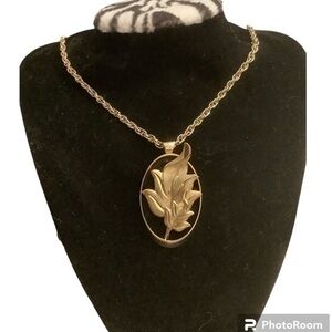 Gold Tone Leaf pendant 24” Fashion necklace